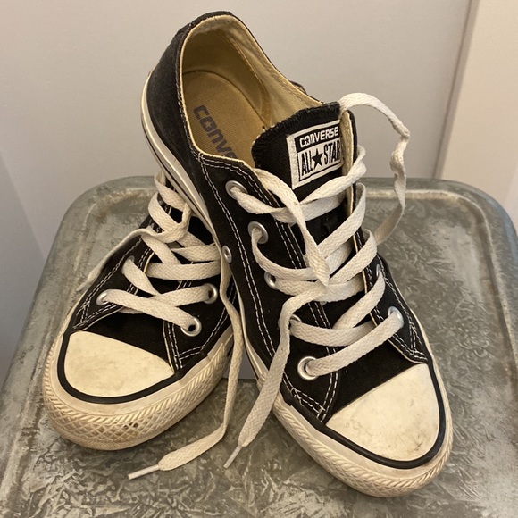 Converse shoes - Picture 2 of 7